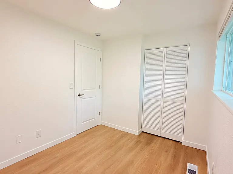 7233 Tacoma Ave S — Photo 15