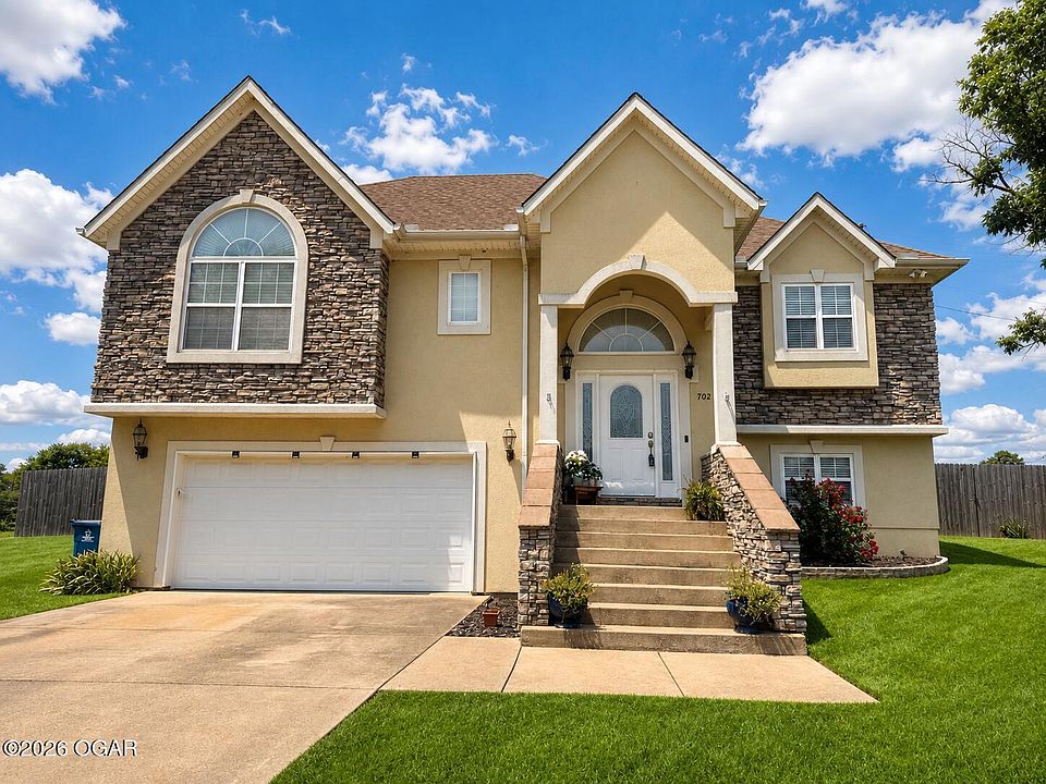 1st image of 702 Copper Oaks Dr
