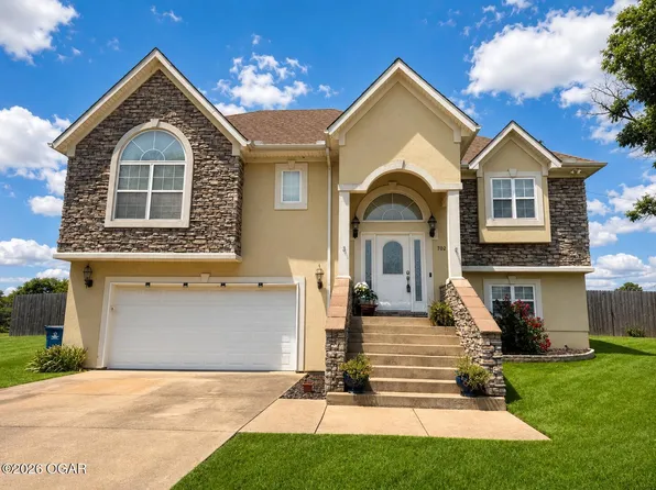 702 Copper Oaks Dr, Carl Junction, MO 64834