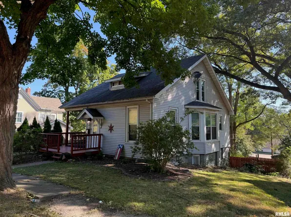 212 S 9th St, Petersburg, IL 62675