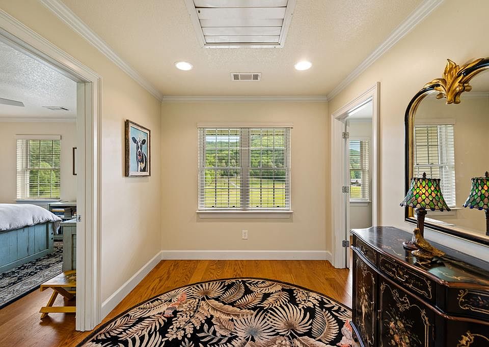25th image of 270 Ausburn Rd