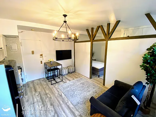 Sold by Daniel Gale Sotheby's International Realty | media 5