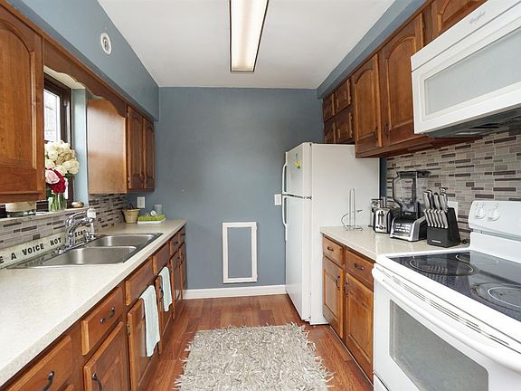 4th image of 3620 Whiteoak Dr