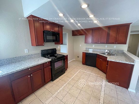 4th image of 102 Vanessa St