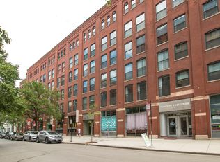 225 W Huron St APT 619, Chicago, IL 60654