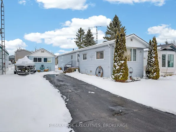 4 Cedar St, Greater Napanee, ON K7R 3L1