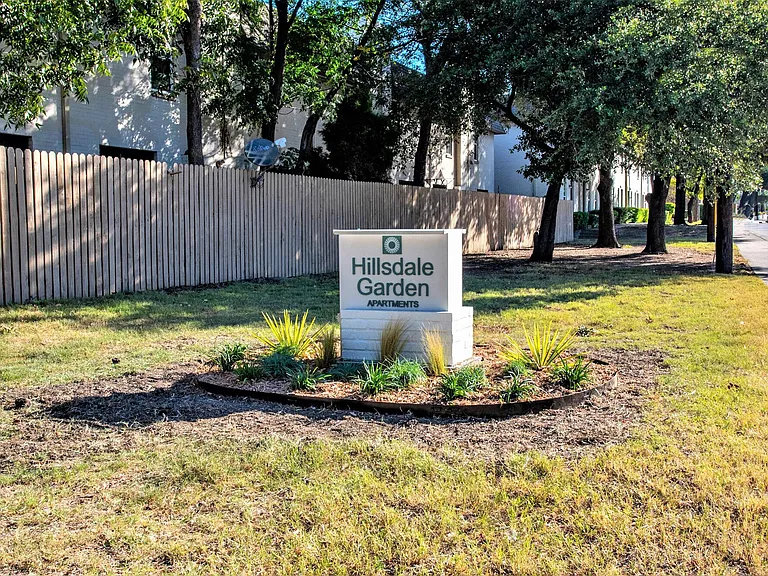 Hillsdale Garden Apartments — Photo 17