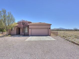 11 Dixon Ct, Nogales, AZ 85621