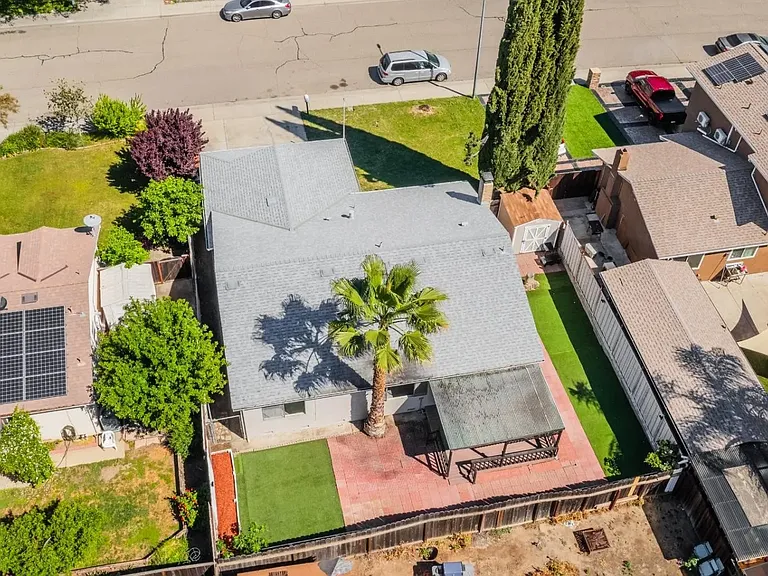 1610 Bondy Ln — Photo 14