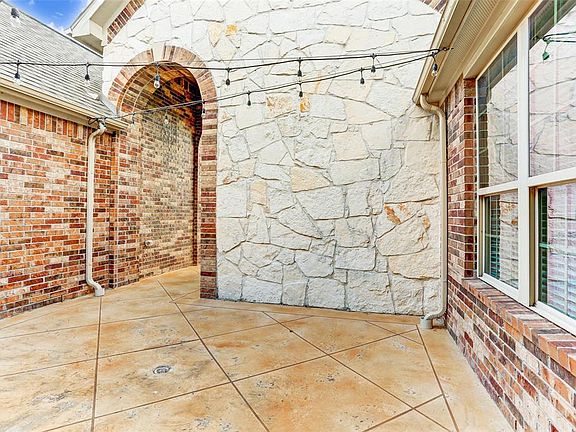3rd image of 5710 Eden Crest Ct