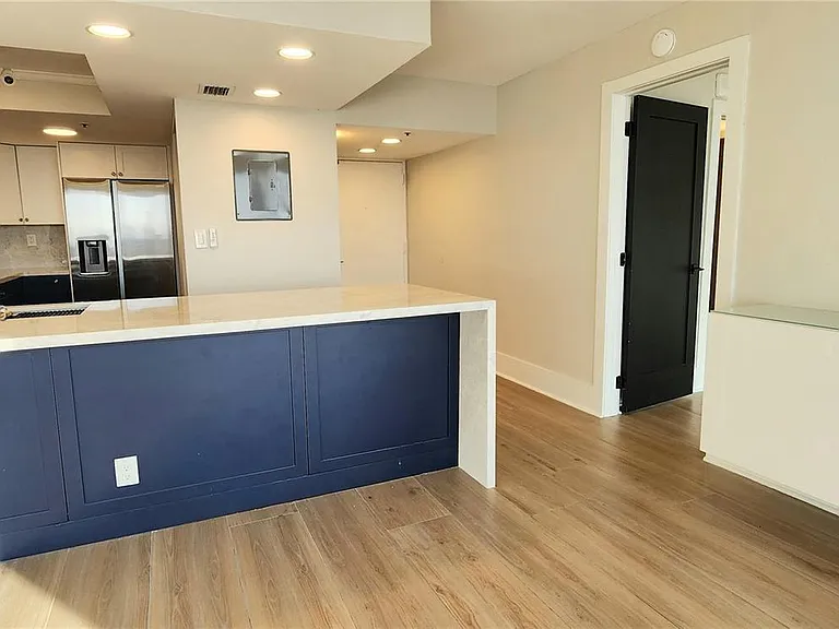 7601 E Treasure Dr #1411 — Photo 7