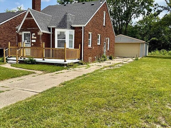 3rd image of 18050 Goulburn Ave