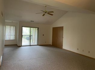 257 Fuller St APT 1, Columbus, WI 53925