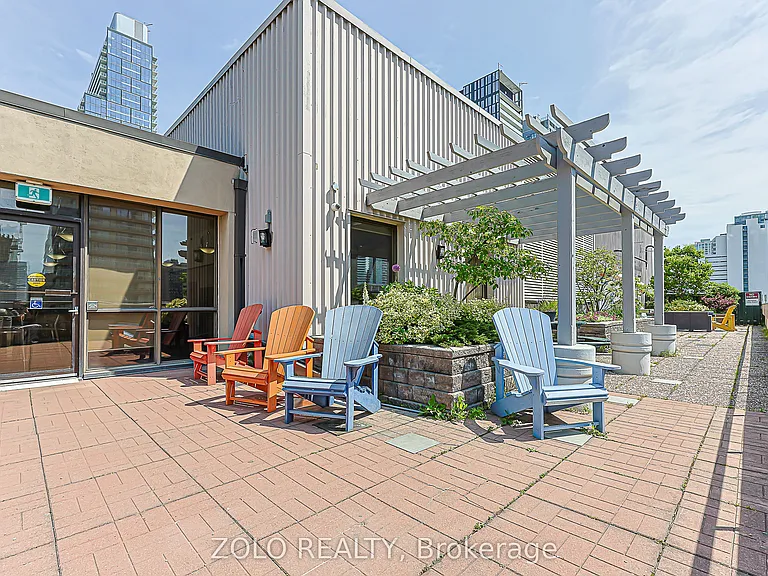 555 Yonge St #804 — Photo 27