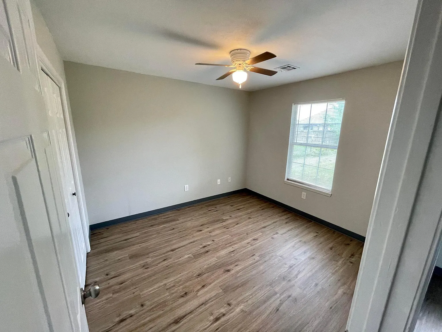 2 bed, 965 sqft, $1,000 — Photo 4