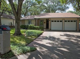 7902 Wykeham Dr, Austin, TX 78749