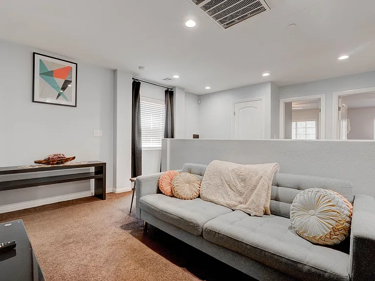 48 Jasmine Point St — Photo 27