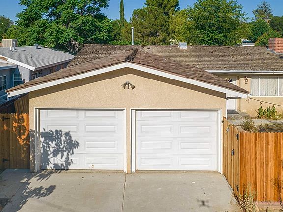 2nd image of 25160 Everett Dr