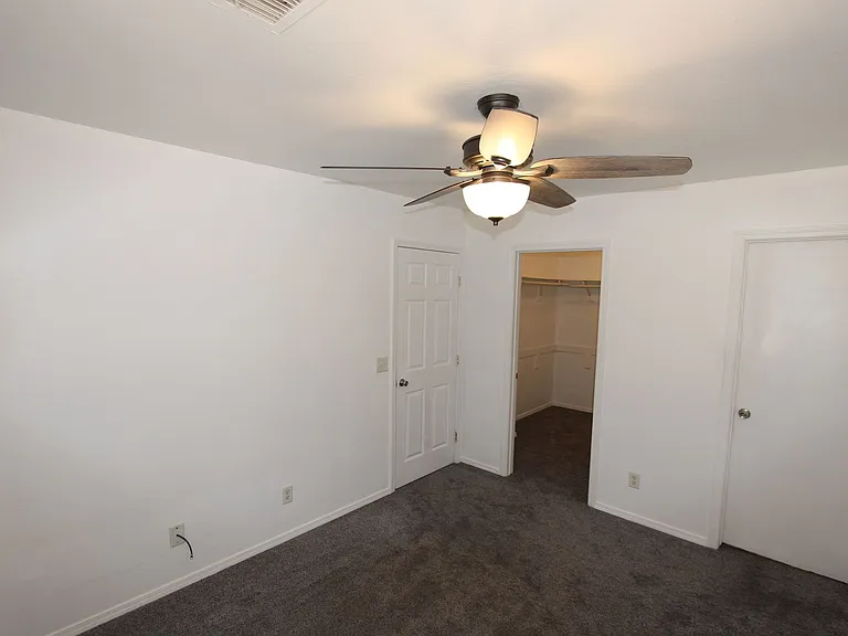 1909 E Maple Ave — Photo 22