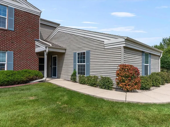 N16W26555 Wild Oats DRIVE #F, Pewaukee, WI 53072
