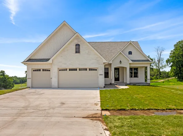 1002 NW Hugg Dr, Polk City, IA 50226