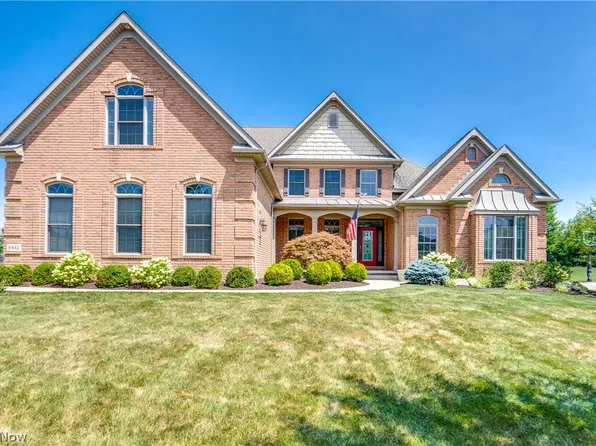 8442 Mackenzie Ave NW, North Canton, OH 44720