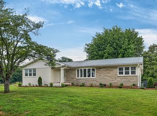 1260 Coconut Ridge Rd, Smithville, TN 37166