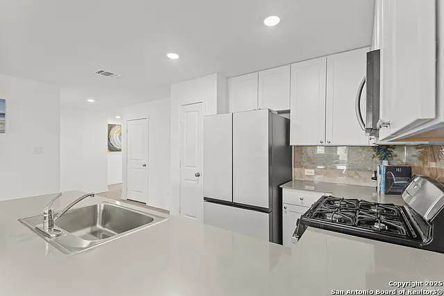 7022 Serf Pl — Photo 8