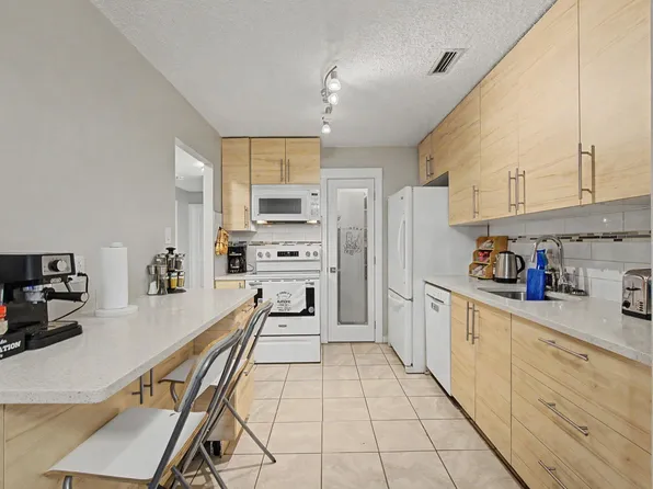 3111 142nd Ave NW #39, Edmonton, AB T5Y 2H6
