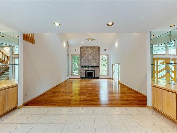 2nd image of 14615 River Glen Dr