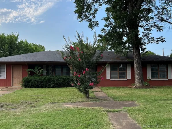 307 E Bluff St, Hugo, OK 74743