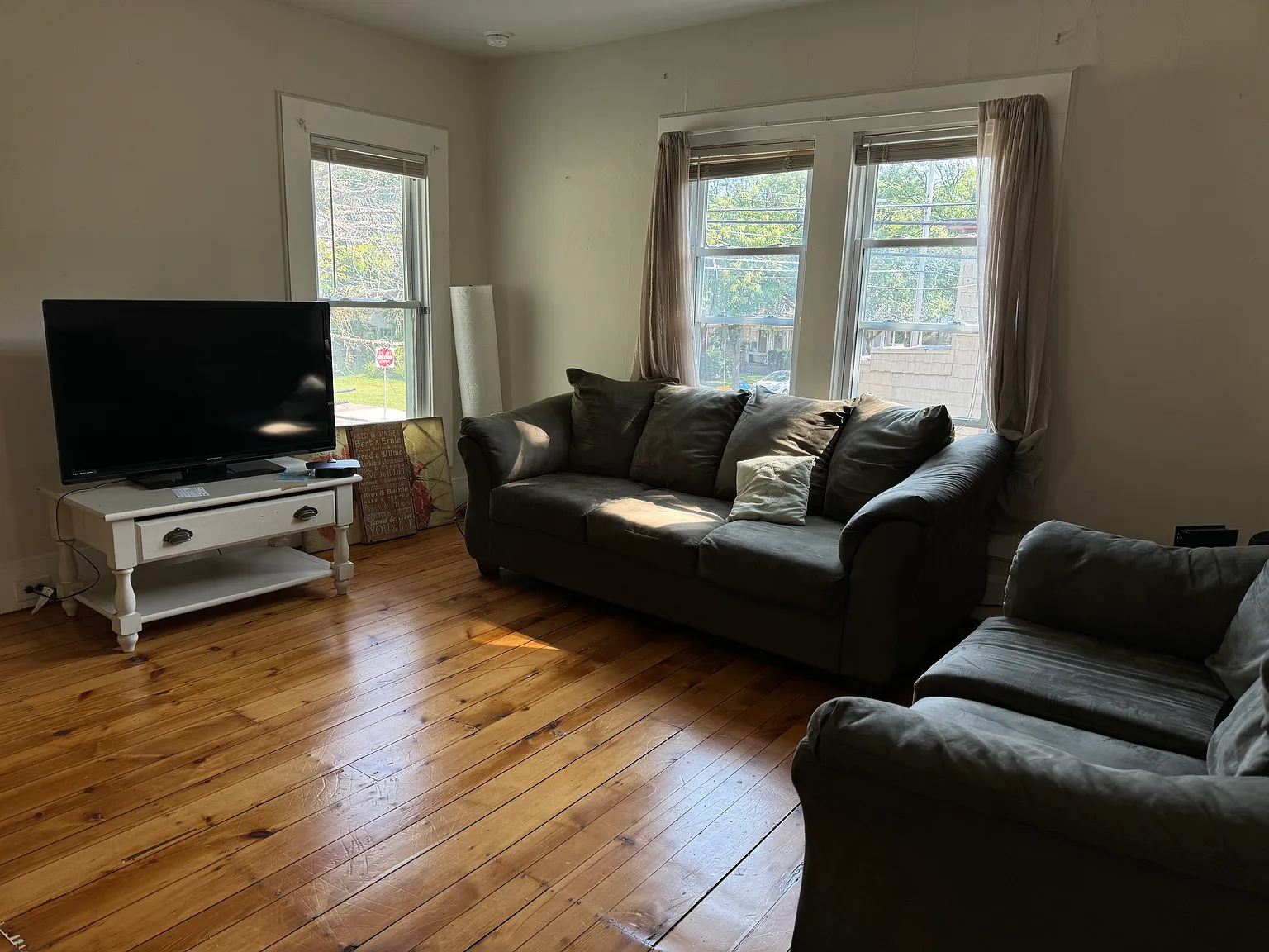4 bed, 2000 sqft, $3,300 — Photo 4