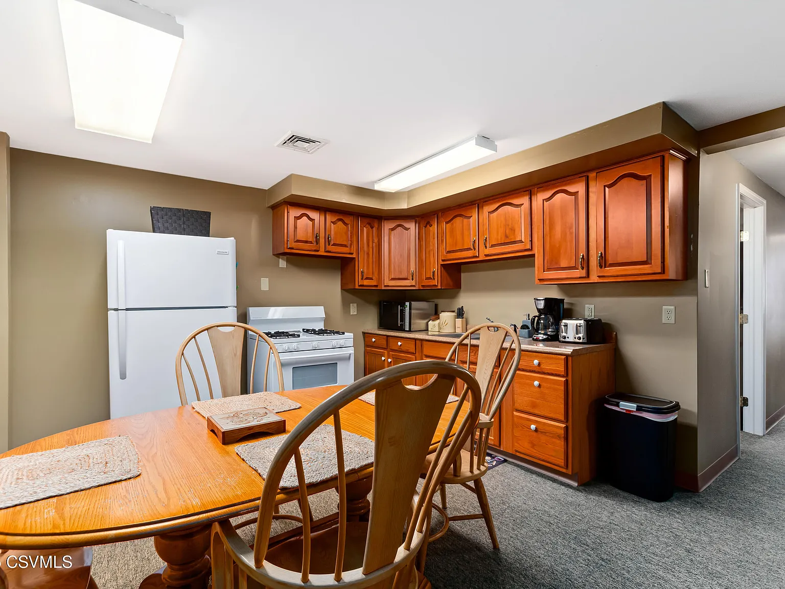 3 bed, 842 sqft, $1,375 — Photo 4