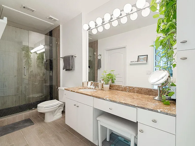 3225 Turtle Creek Blvd #814 — Photo 11