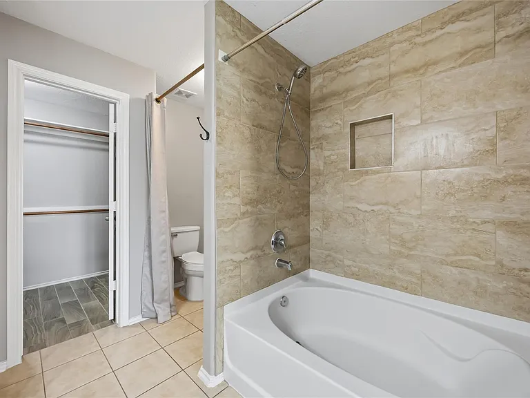 2734 Trinity Glen Ln — Photo 17