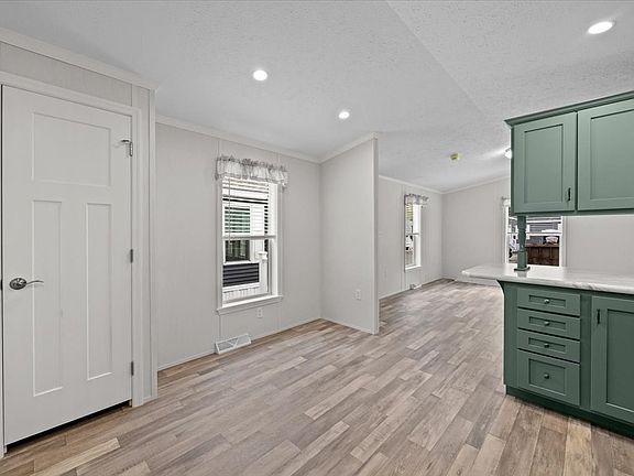 5th image of 1540 Broadway #23