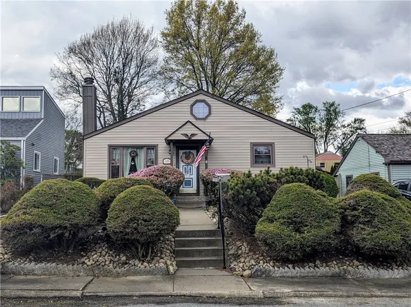 308 Carson St, Springdale, PA 15144