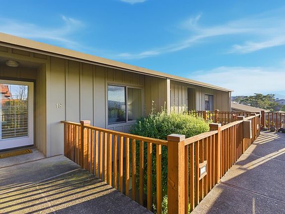 3rd image of 28 Marinero Cir APT 18