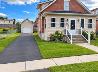 83 Faneuil St, Windsor, CT 06095