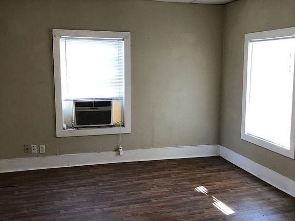 5th image of 420B E Will Rogers Blvd