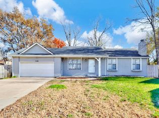 318 Countryside Ct S, Andover, KS 67002