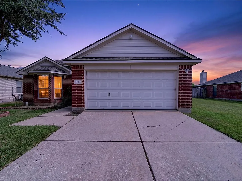 16211 Whitesage Ct