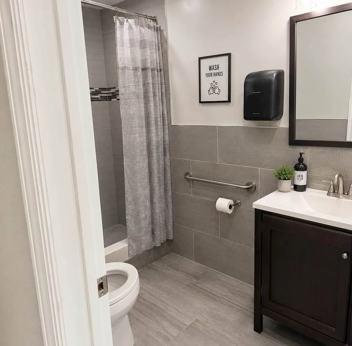 Studio, 900 sqft, $900 — Photo 1