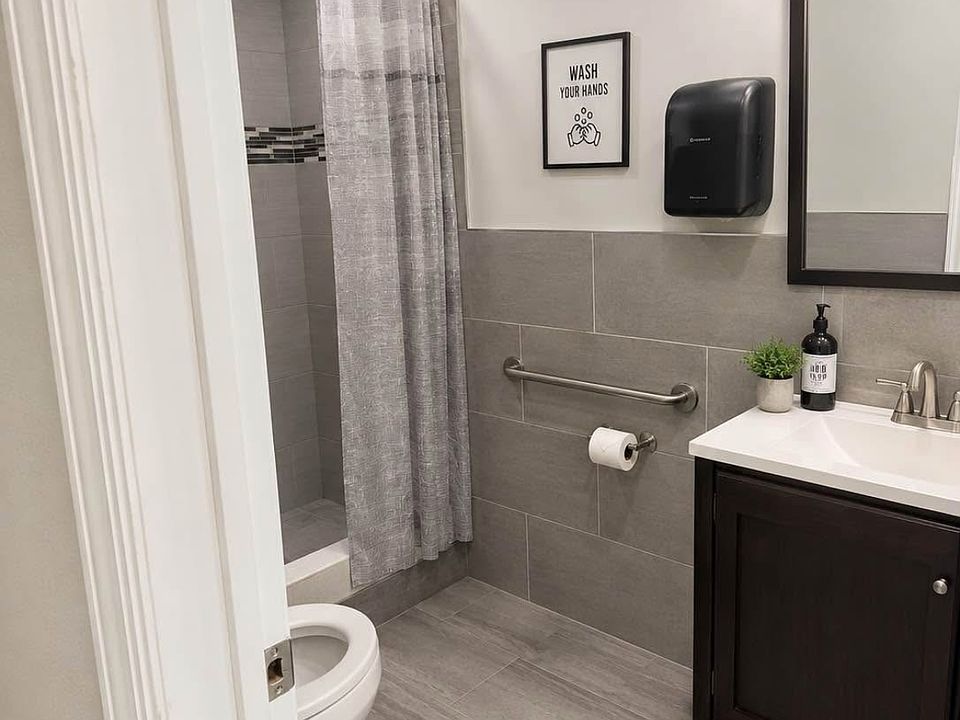 1st image of 5438 Spruce St #1F