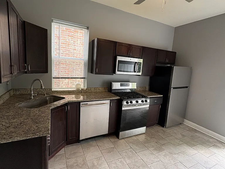 1541 S Central Park Ave #3 — Photo 5