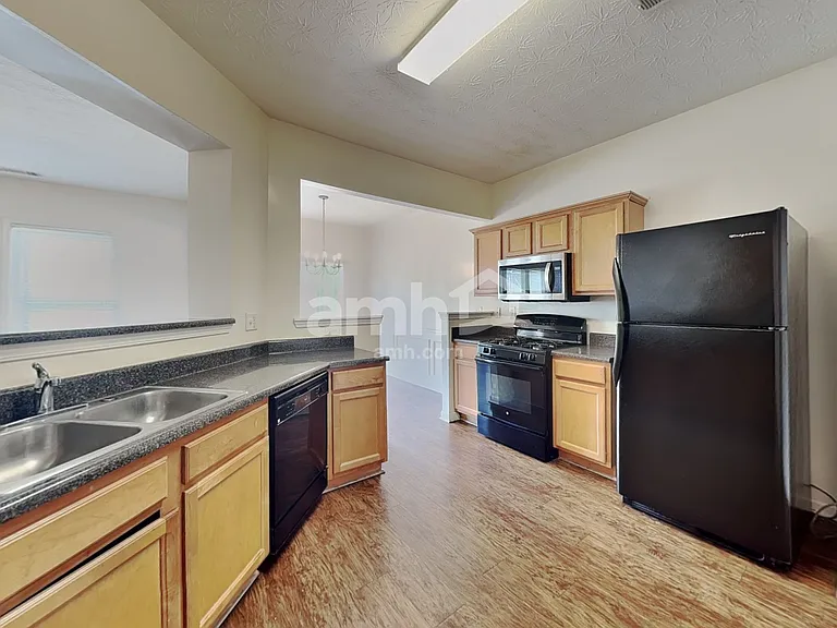 4305 Windale Dr — Photo 3