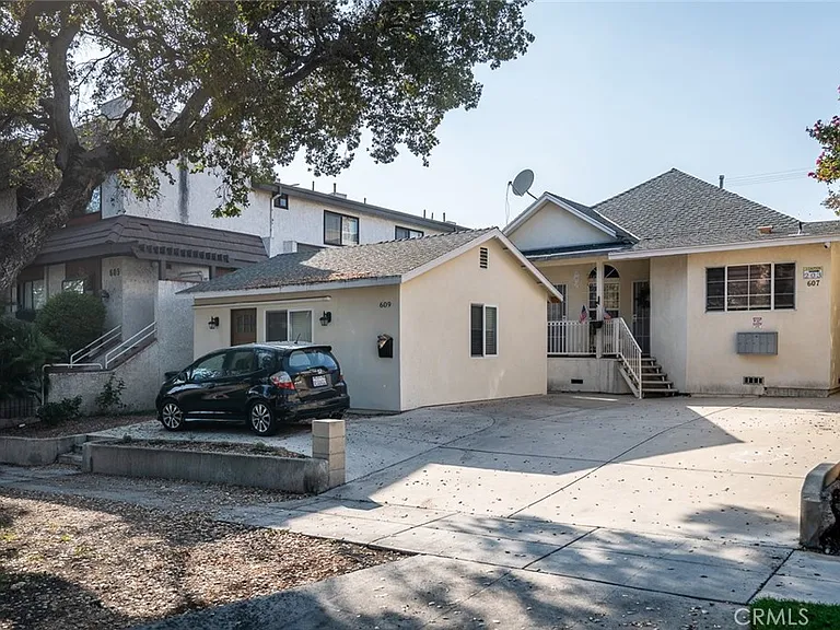 607 E Olive Ave — Photo 4