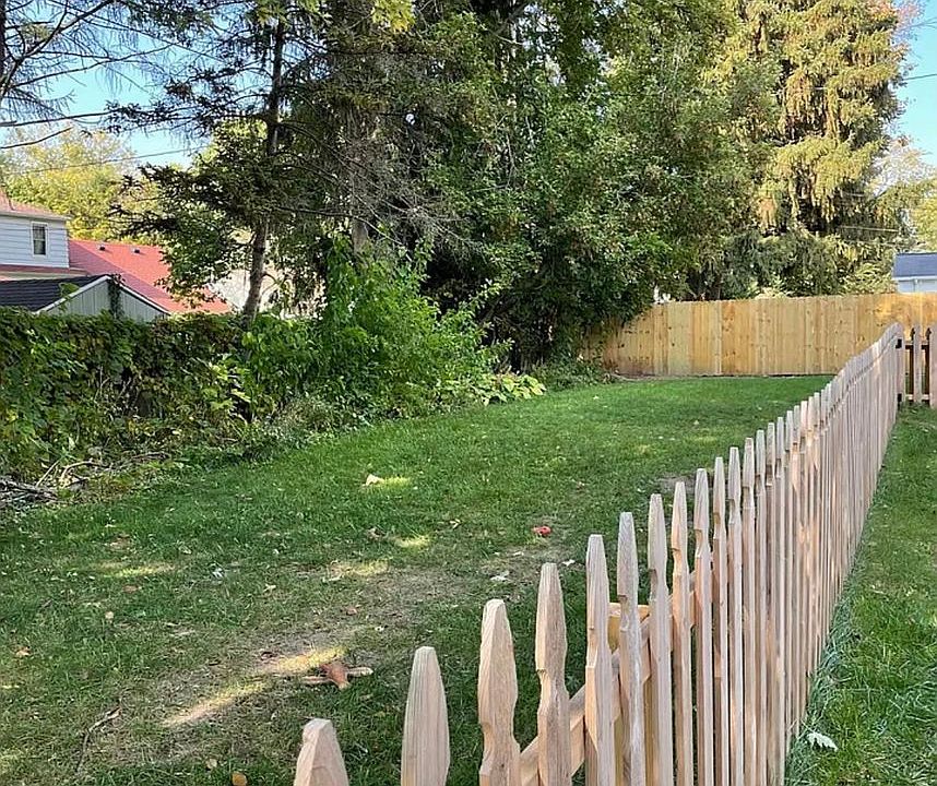 22432245 Riverside Dr NE 22432245 Riverside Dr NE Grand Rapids MI