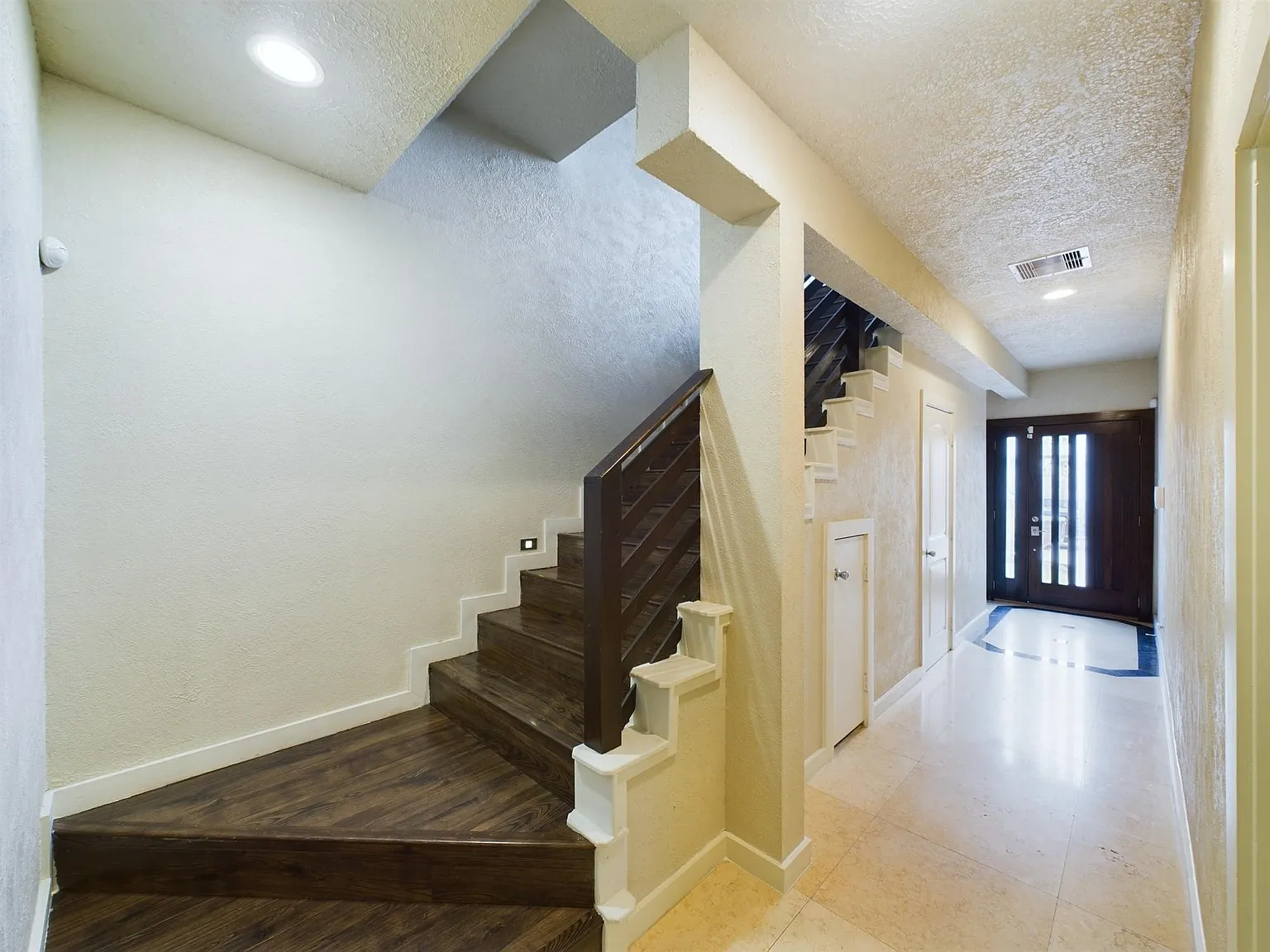4 bed, 3.5 bath, 2994 sqft, $3,550 — Photo 4