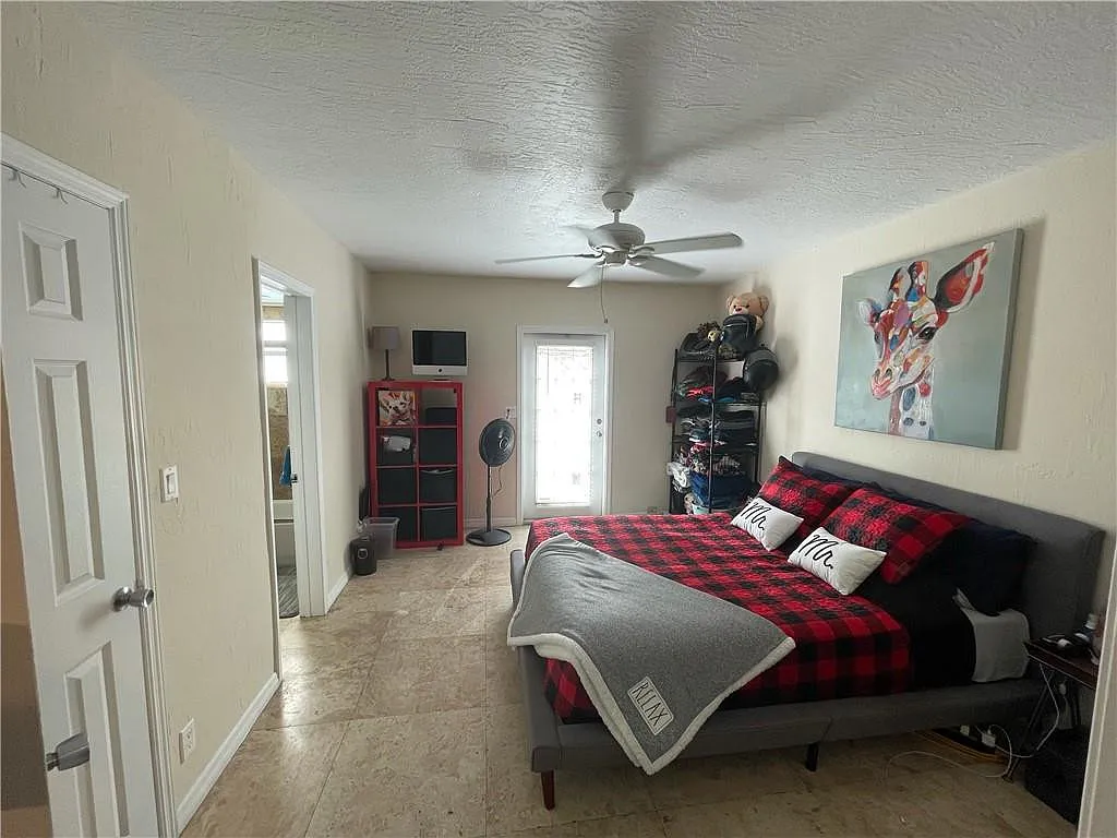 Wisteria Court Condominium — Photo 3
